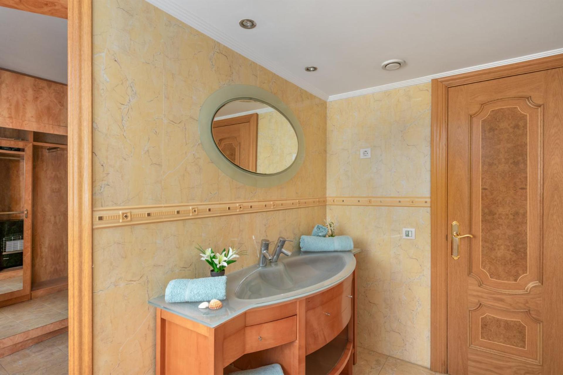 Beachfront, Two Bed- & Bathrooms, Private Parking Fuengirola Zewnętrze zdjęcie