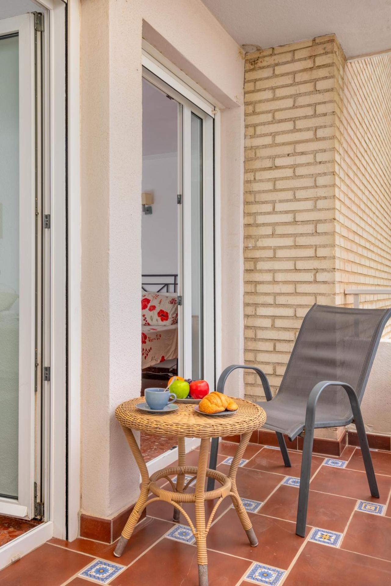 Beachfront, Two Bed- & Bathrooms, Private Parking Fuengirola Zewnętrze zdjęcie