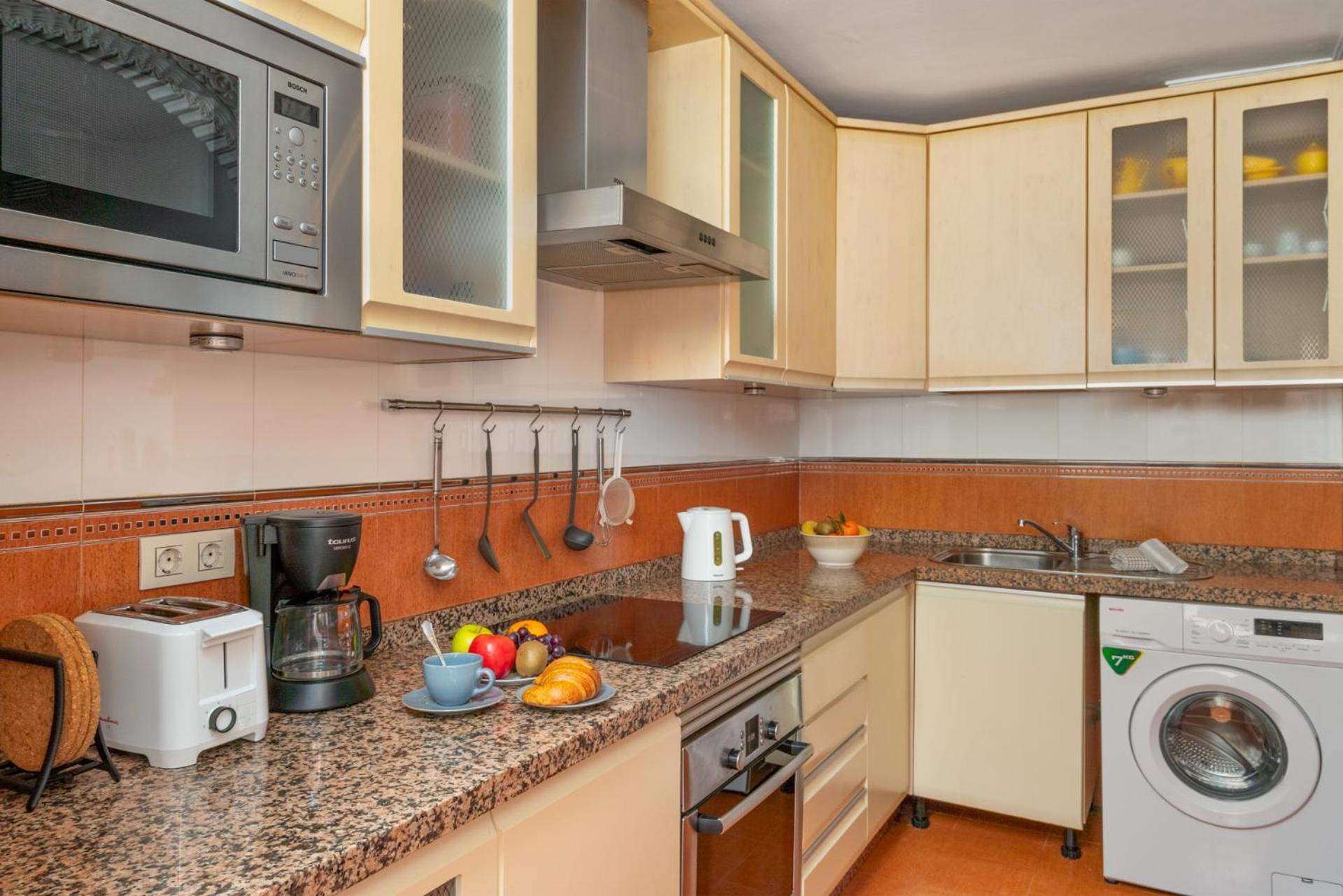Beachfront, Two Bed- & Bathrooms, Private Parking Fuengirola Zewnętrze zdjęcie